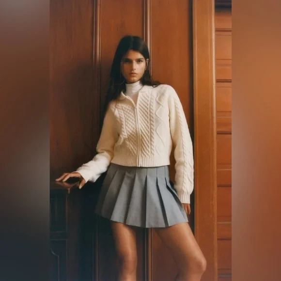 Aritzia Sunday Best Zip-up Sweater - Picture 2 of 4